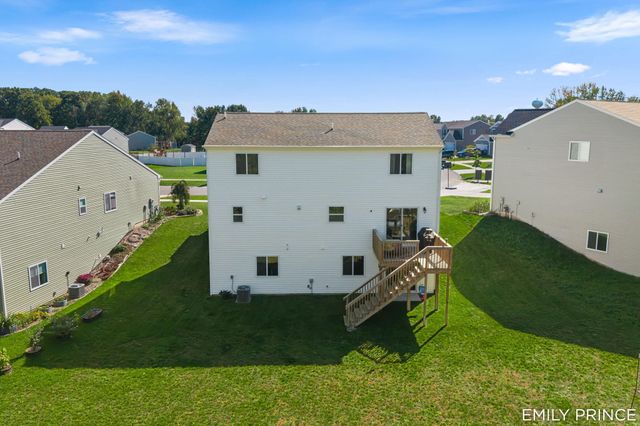 383 N Tannenbaum Trail Ne, Cedar Springs City, MI 49319