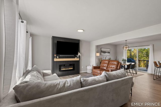 383 N Tannenbaum Trail Ne, Cedar Springs City, MI 49319