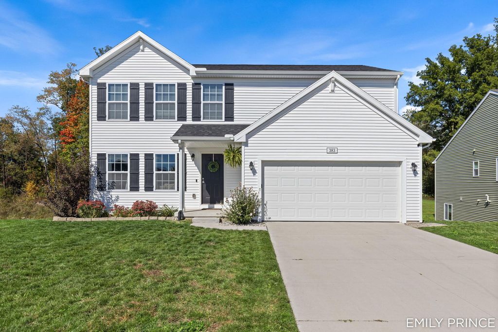 383 N Tannenbaum Trail Ne, Cedar Springs City, MI 49319