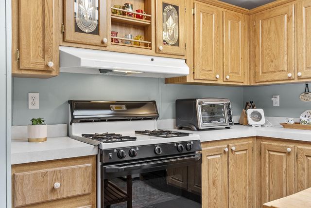53 Oak Drive, North Hampton, NH 03862