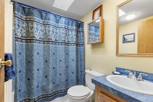 53 Oak Drive, North Hampton, NH 03862