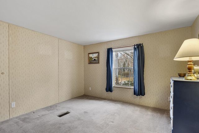 53 Oak Drive, North Hampton, NH 03862