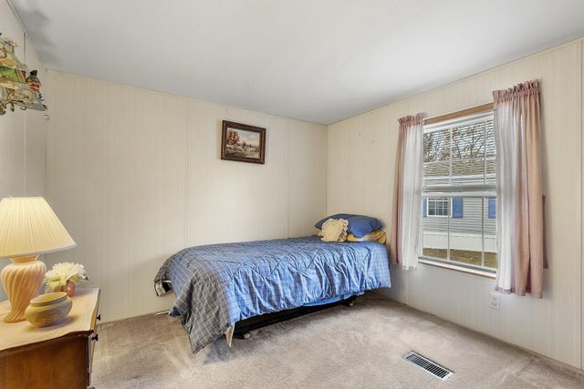 53 Oak Drive, North Hampton, NH 03862