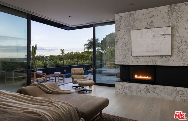 1450 Blue Jay Way, Los Angeles, CA 90069