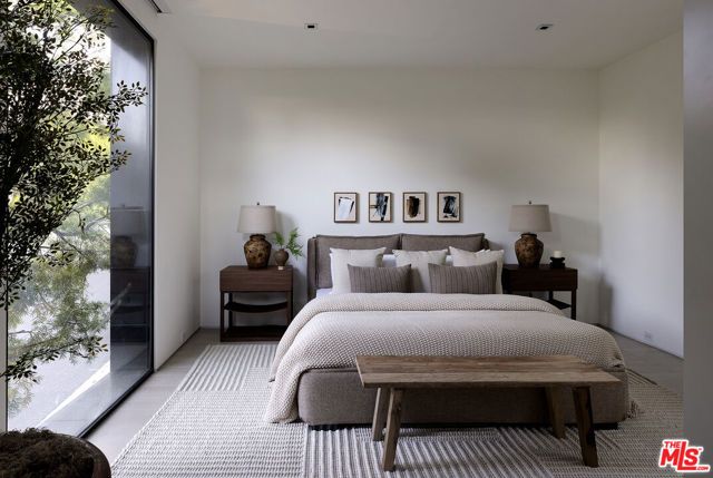 1450 Blue Jay Way, Los Angeles, CA 90069