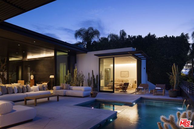 1450 Blue Jay Way, Los Angeles, CA 90069