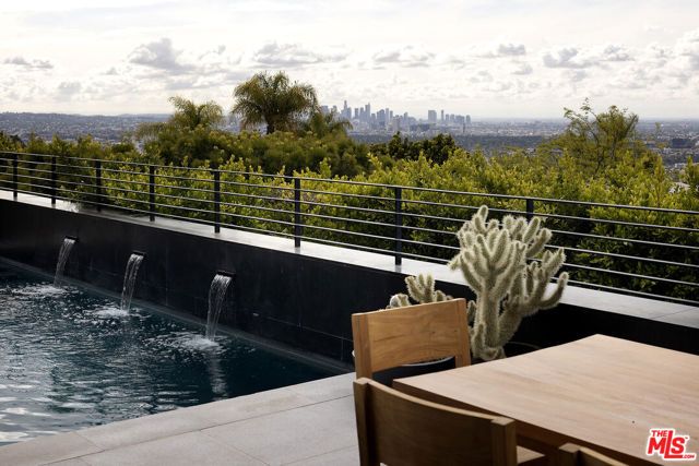 1450 Blue Jay Way, Los Angeles, CA 90069