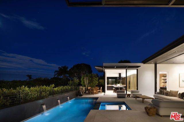 1450 Blue Jay Way, Los Angeles, CA 90069