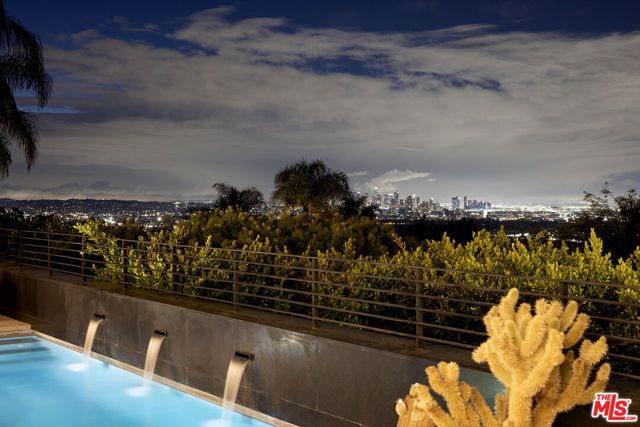 1450 Blue Jay Way, Los Angeles, CA 90069