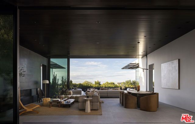 1450 Blue Jay Way, Los Angeles, CA 90069