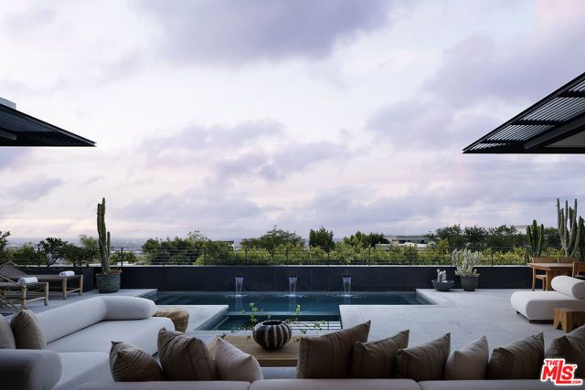 1450 Blue Jay Way, Los Angeles, CA 90069