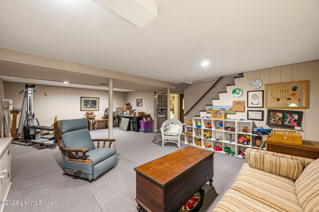 3411 Barbour Ln, Louisville, KY 40241
