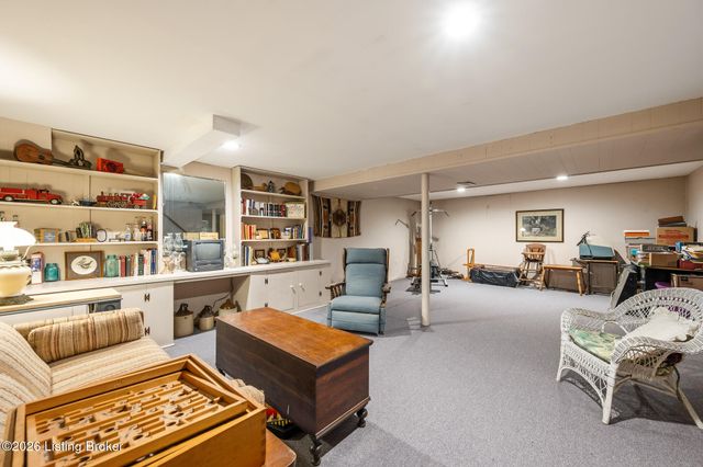 3411 Barbour Ln, Louisville, KY 40241