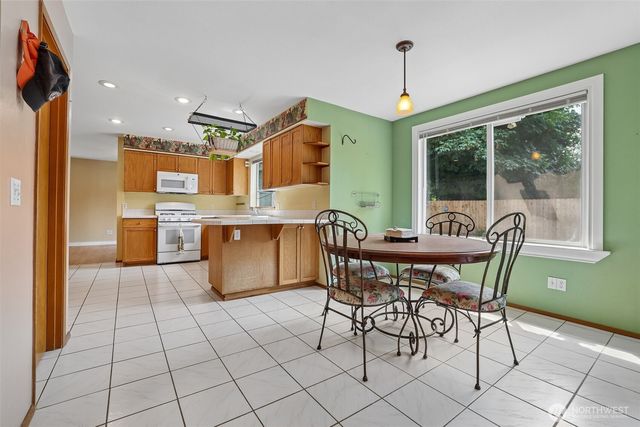 11121 SE 271st Street, Kent, WA 98030