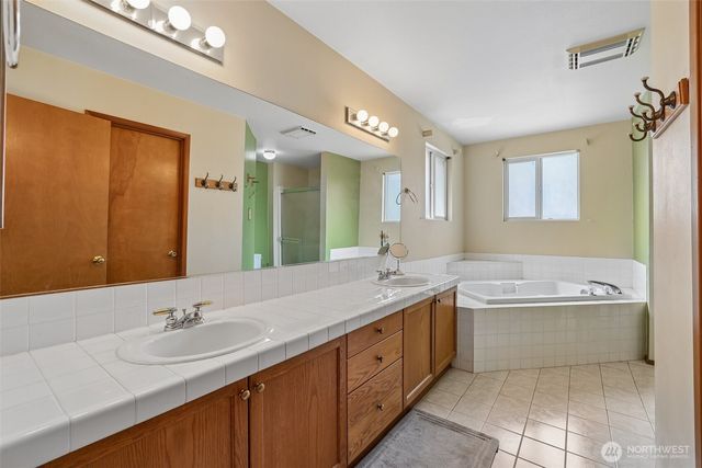11121 SE 271st Street, Kent, WA 98030