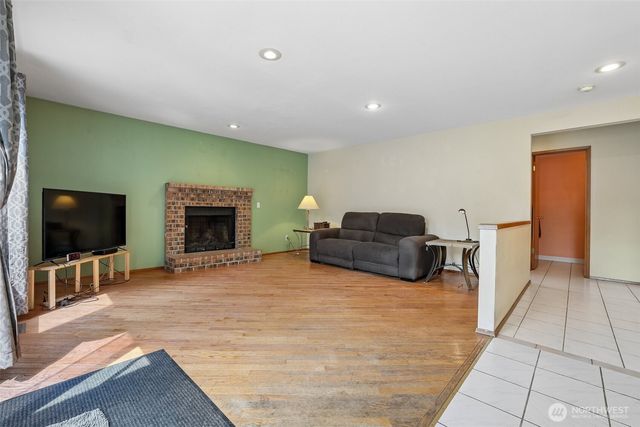 11121 SE 271st Street, Kent, WA 98030
