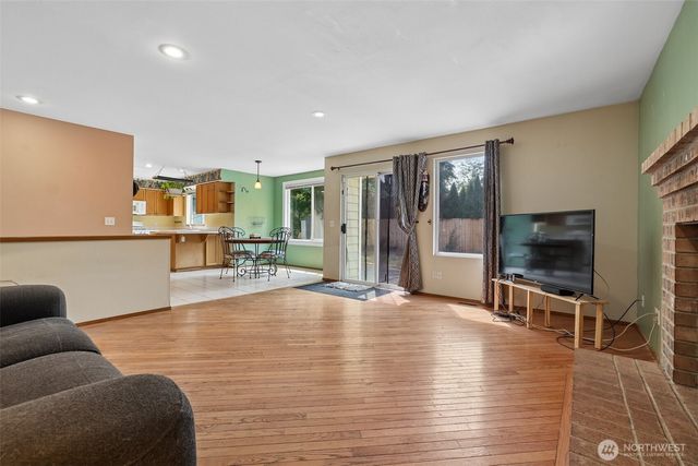 11121 SE 271st Street, Kent, WA 98030