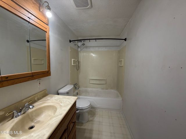 5949 Vistamar Road, Toledo, OH 43611