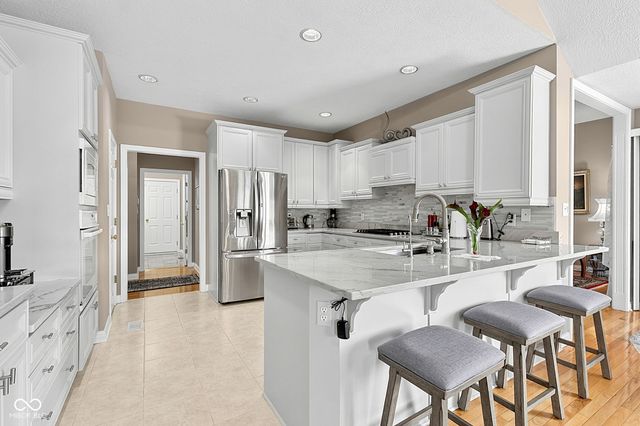 9935 Water Crest Drive, Fishers, IN 46038