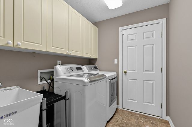9935 Water Crest Drive, Fishers, IN 46038