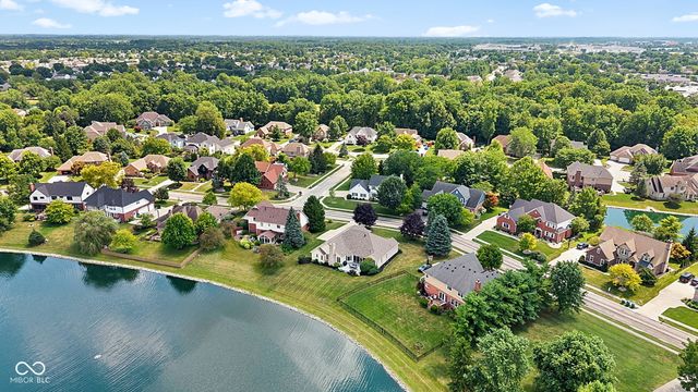 9935 Water Crest Drive, Fishers, IN 46038