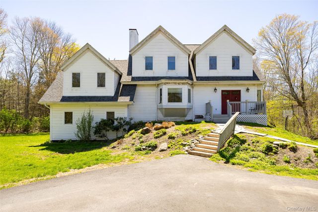 126 E Fallkill Road, Hyde Park, NY 12538