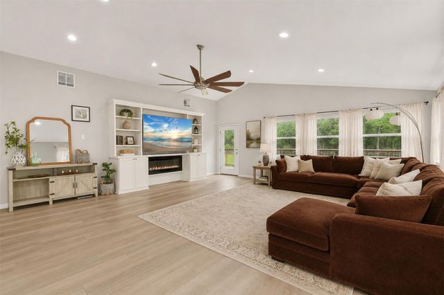 6310 Wickwillow Lane, Alvin, TX 77511