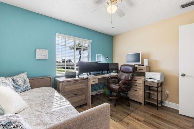 7701 Jewel LN 202, Naples, FL 34109