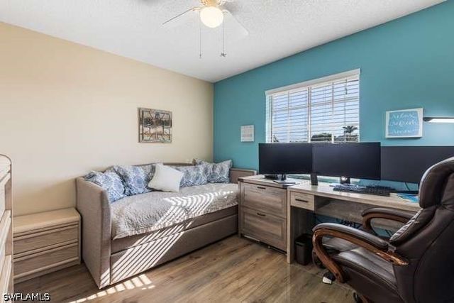 7701 Jewel LN 202, Naples, FL 34109