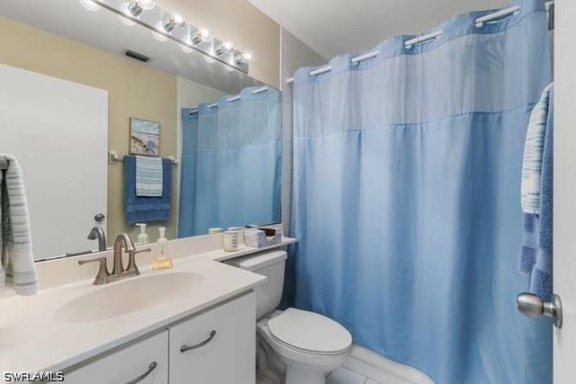 7701 Jewel LN 202, Naples, FL 34109