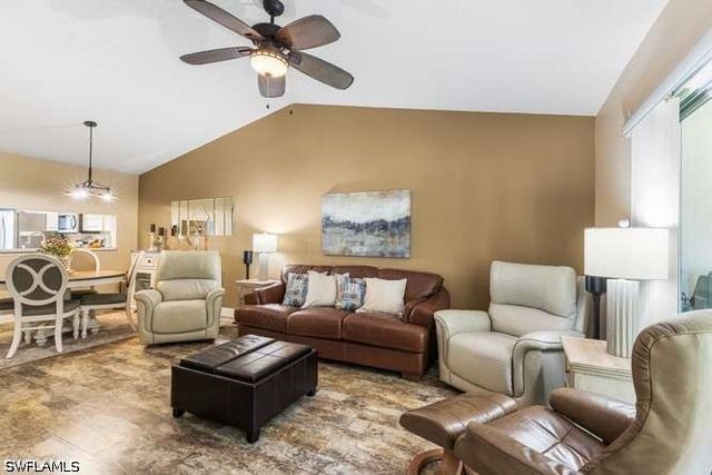 7701 Jewel LN 202, Naples, FL 34109