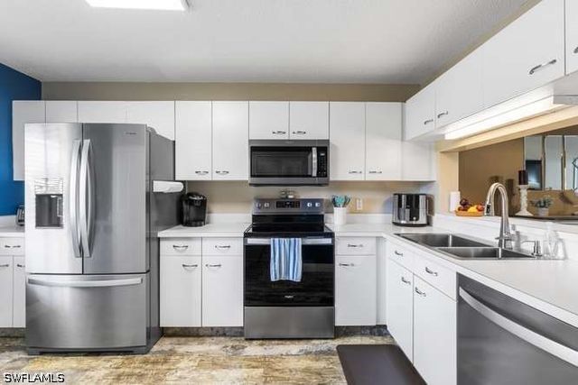 7701 Jewel LN 202, Naples, FL 34109