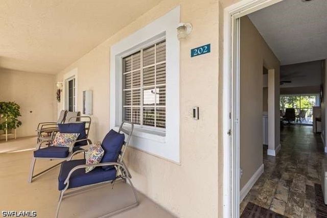 7701 Jewel LN 202, Naples, FL 34109
