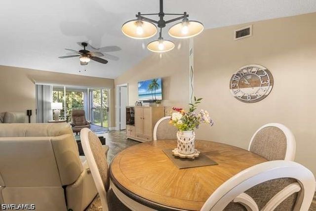 7701 Jewel LN 202, Naples, FL 34109