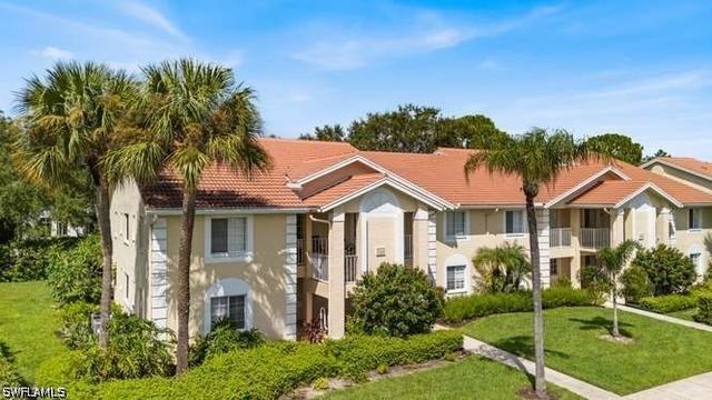 7701 Jewel LN 202, Naples, FL 34109