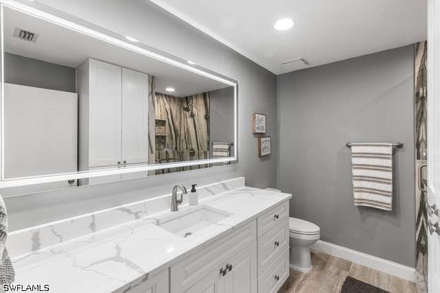 7701 Jewel LN 202, Naples, FL 34109