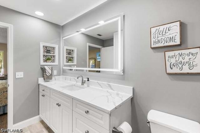 7701 Jewel LN 202, Naples, FL 34109