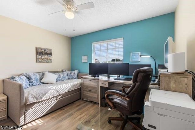 7701 Jewel LN 202, Naples, FL 34109