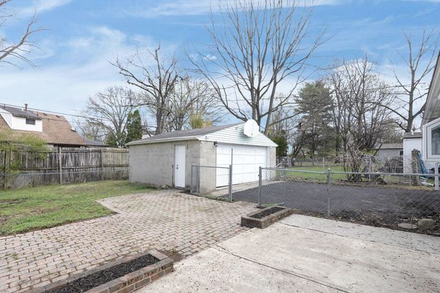 4656 Dundee Avenue, Columbus, OH 43227