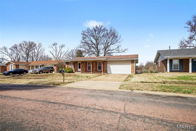 4393 Caracalla Drive, Florissant, MO 63033