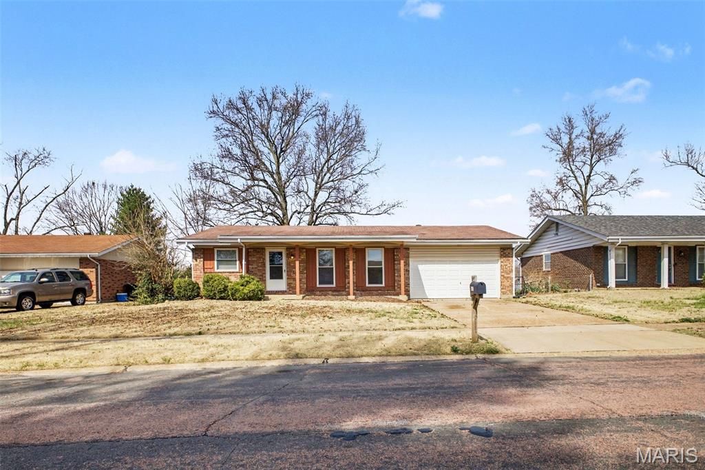 4393 Caracalla Drive, Florissant, MO 63033