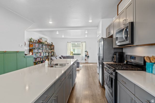1083 E WATERWAY LN, Saratoga Springs, UT 84045