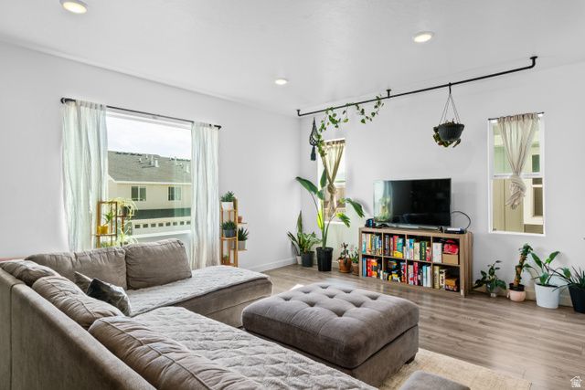1083 E WATERWAY LN, Saratoga Springs, UT 84045