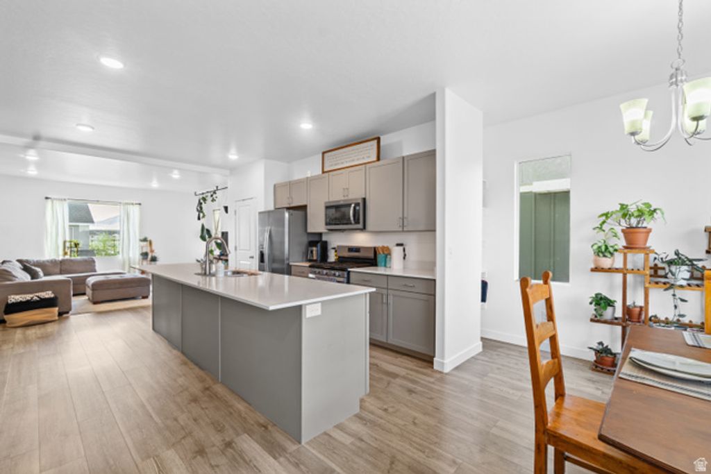 1083 E WATERWAY LN, Saratoga Springs, UT 84045