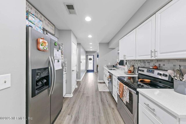 10889 SADDLEHORN Drive, Jacksonville, FL 32257