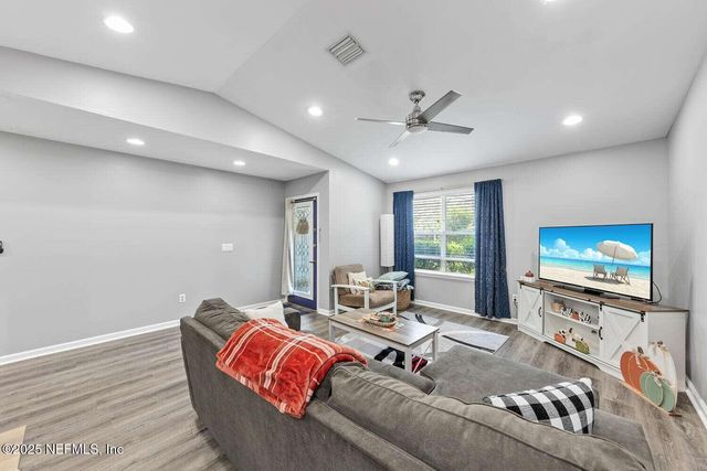 10889 SADDLEHORN Drive, Jacksonville, FL 32257