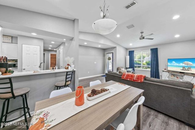 10889 SADDLEHORN Drive, Jacksonville, FL 32257