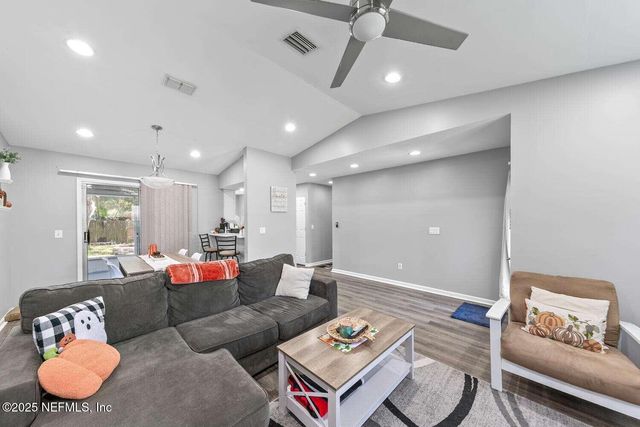 10889 SADDLEHORN Drive, Jacksonville, FL 32257