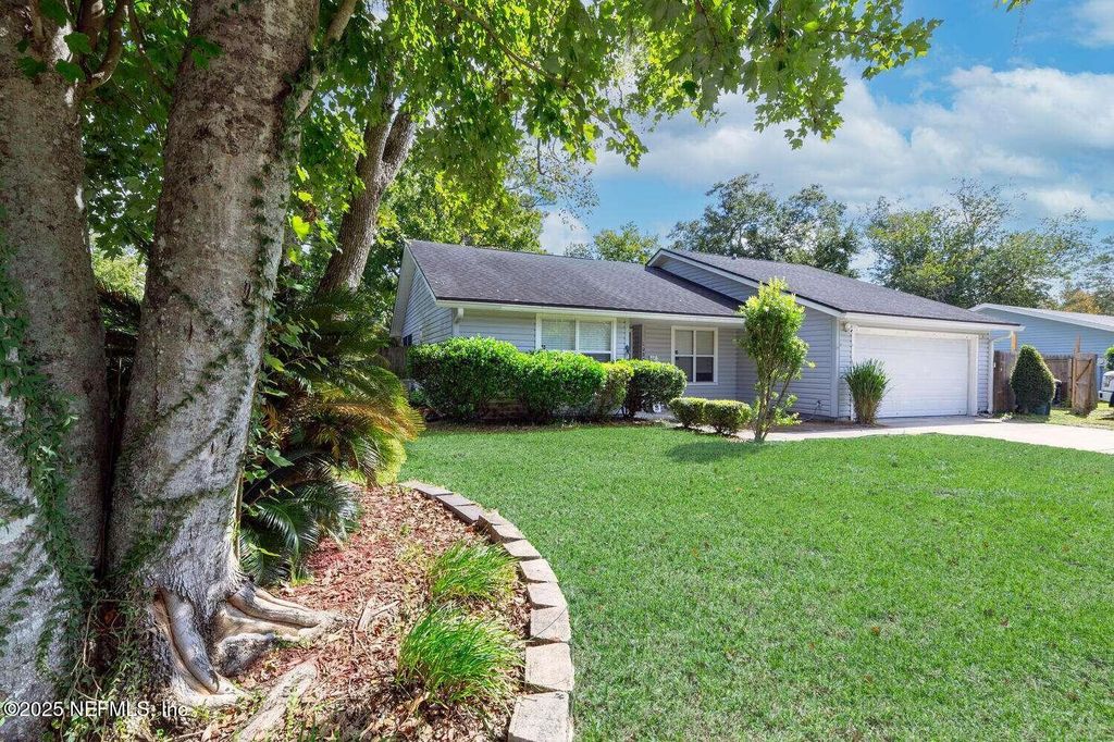 10889 SADDLEHORN Drive, Jacksonville, FL 32257