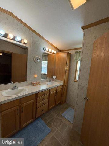 21 DOGWOOD W, Tabernacle, NJ 08088